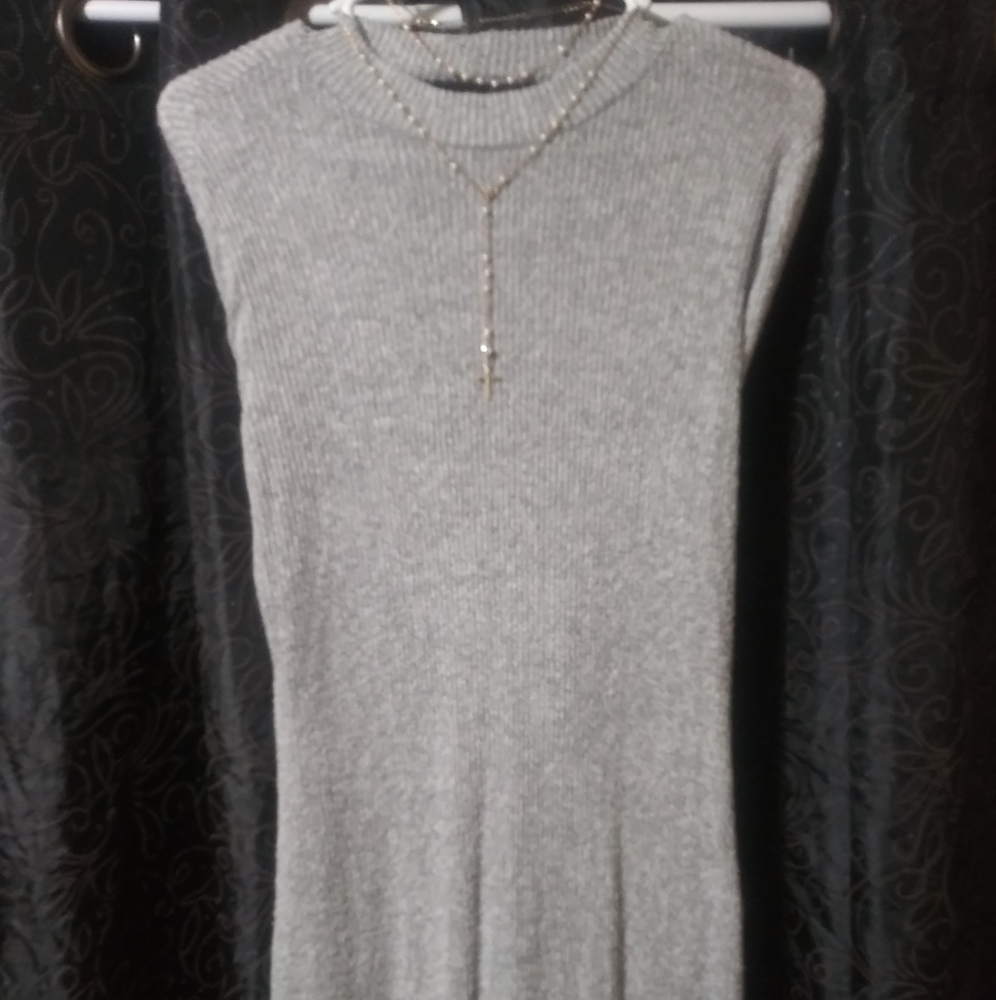 🌺Charlotte Russe🌺 LS open back tunic dress